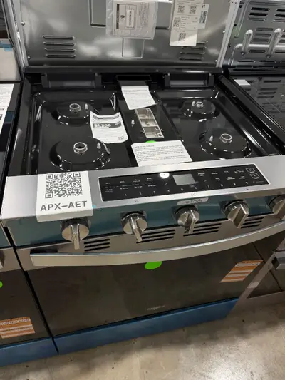 APX-AET — Whirlpool WSGS7530RZ Gas Range, Fingerprint Resistant Stainless Steel, front — Columbia