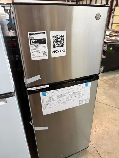 APX-AFX — GE GPE12FSKSS Refrigerator, Stainless Steel, front — Jefferson City